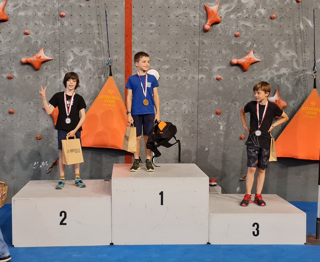 Photo de Anton sur le podium des championnats régionaux de combiné U12/U14